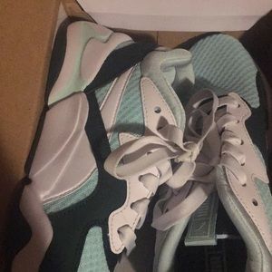 There a 4.5 been only worn once